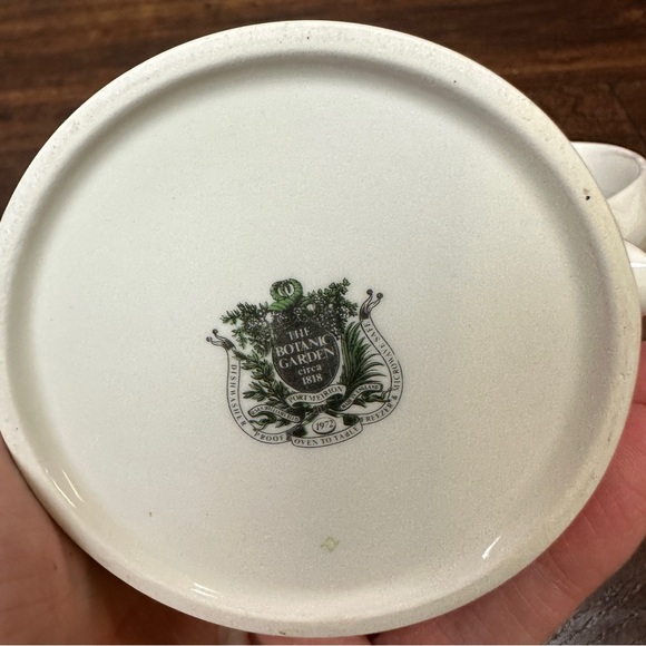 Portmeirion English Fine Bone China Botanic Garden Daisy & Marigold Butterfly - Picture 5 of 5